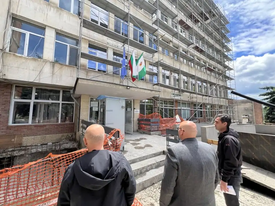 Ремонт на общината в Разград